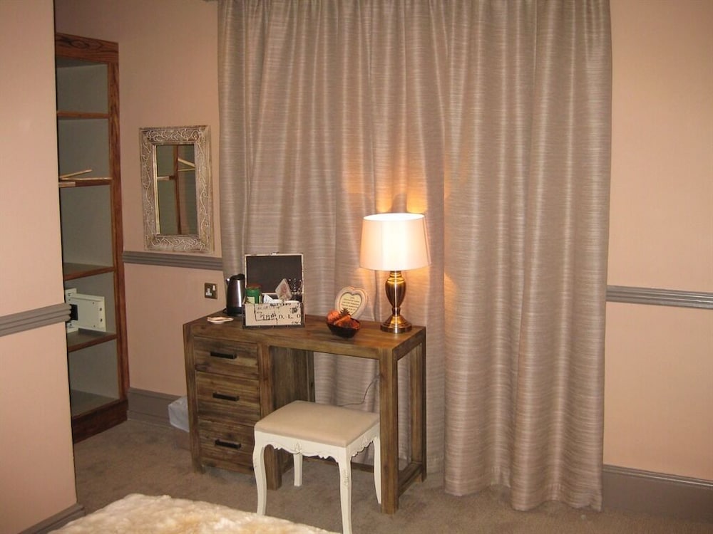 Pen Mill Hotel 8/50