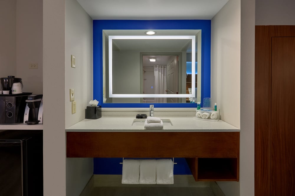 Holiday Inn Express And Suites Pigeon Forge Sevierville 13/49
