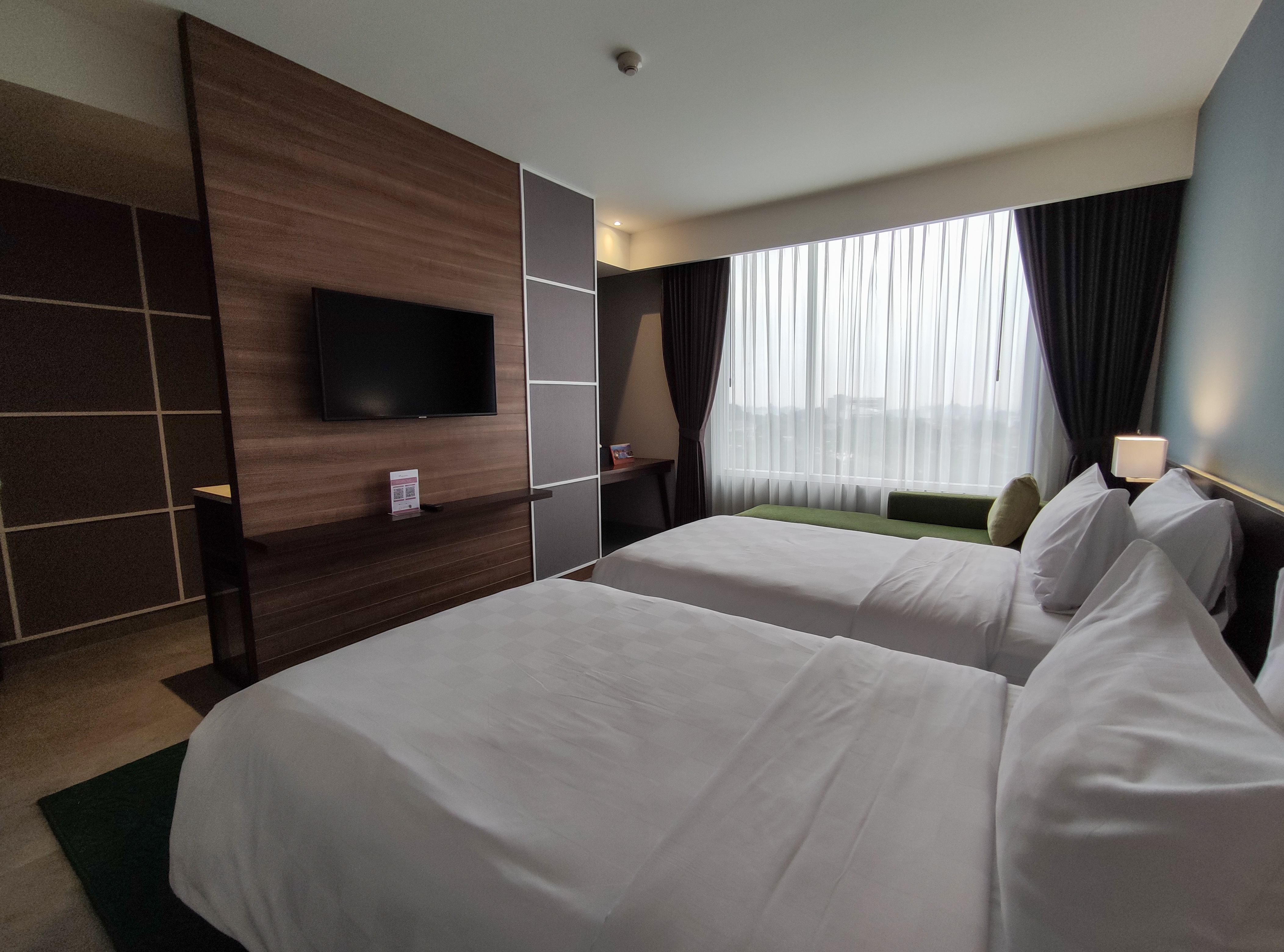 GRAND, DELUXE, TWIN BEDS