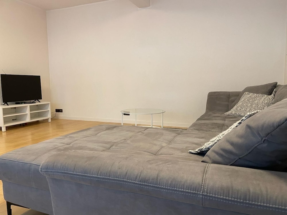 1 BEDROOM, APARTMENT