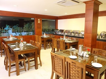 MEENAKSHI'S SUNSHINE HOTEL 19/29