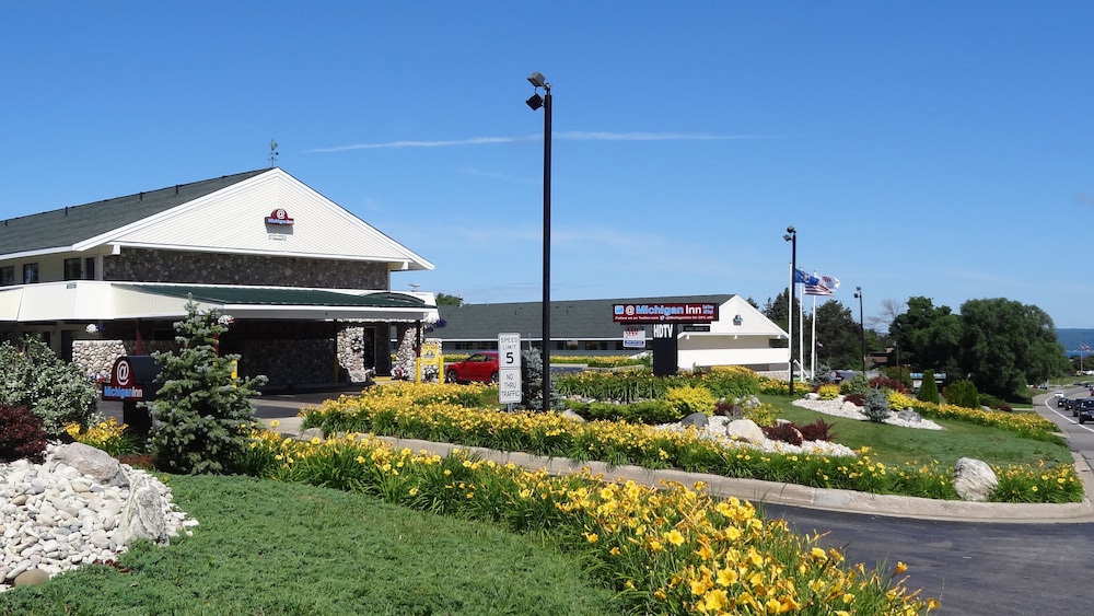 Baymont by Wyndham Petoskey 39/51