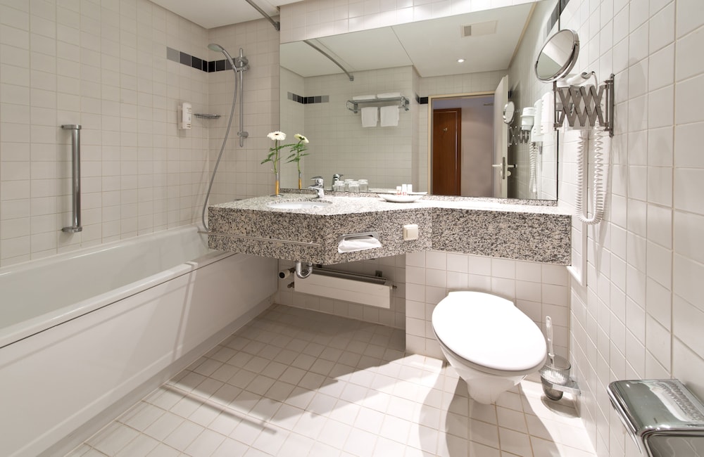 LEONARDO HOTEL KOLN BONN AIRPORT 18/57