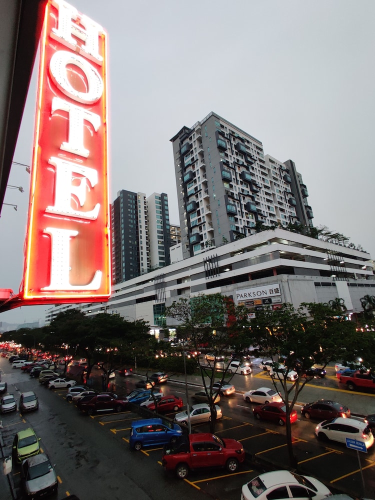 Fast Hotel Setapak Near Tunku Abdul Rahman UMT KL 1/41