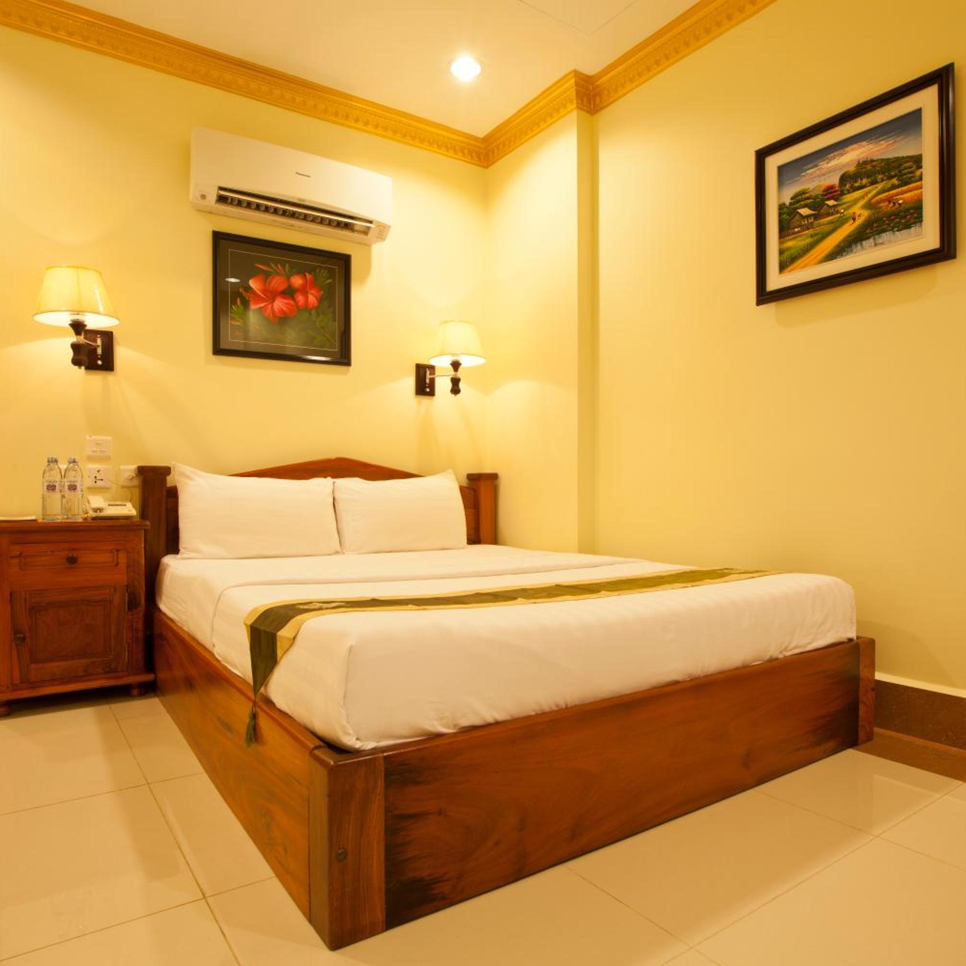 Room, Double Bed, No Window