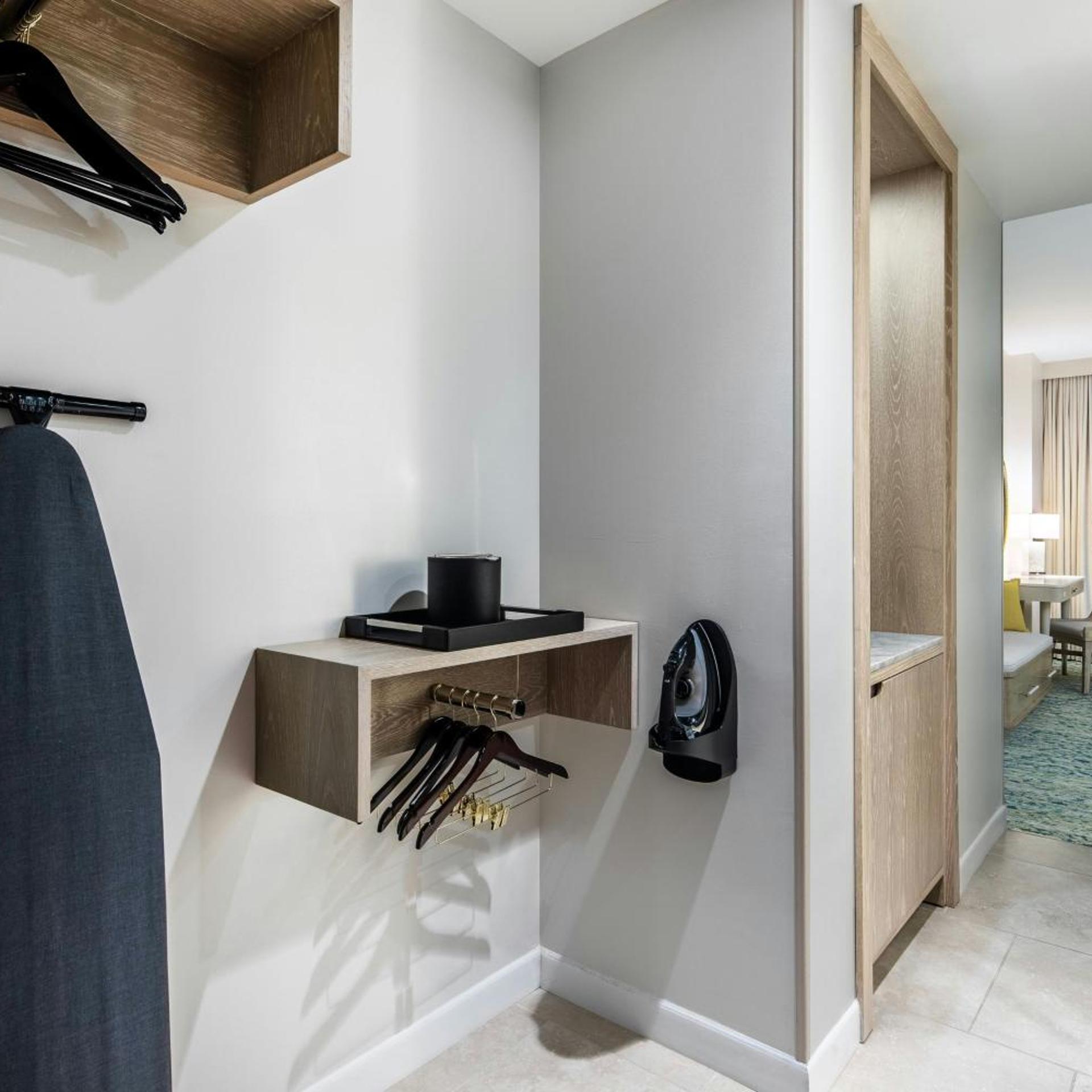 Guest Room, 2 Queen Beds, Water Park View, Gulf Coast Tower, Accessible، Gaylord Palms Resort & Convention Center 10/10