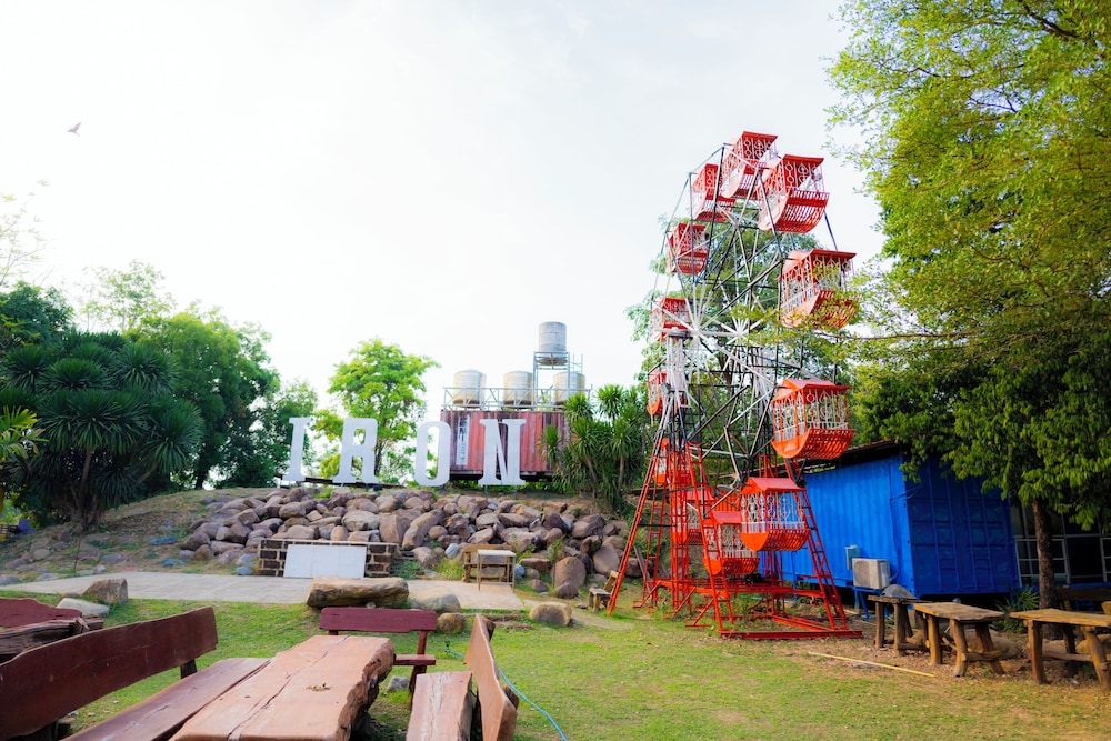 Iron Resort&Hotel 35/49