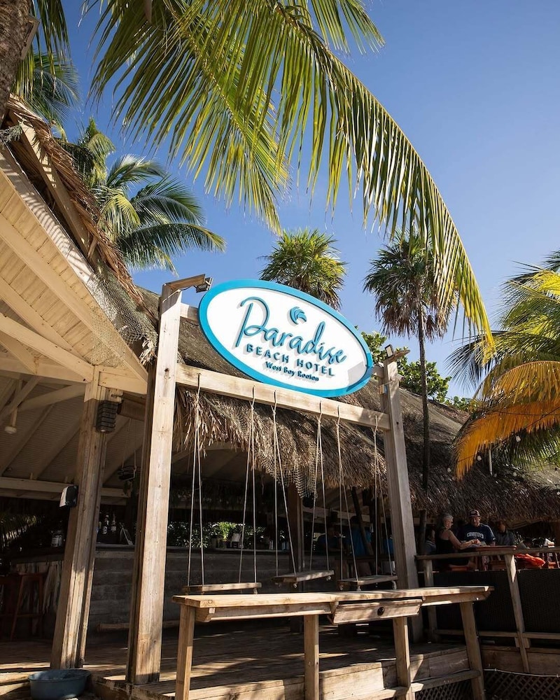 Paradise Beach Hotel 4/79