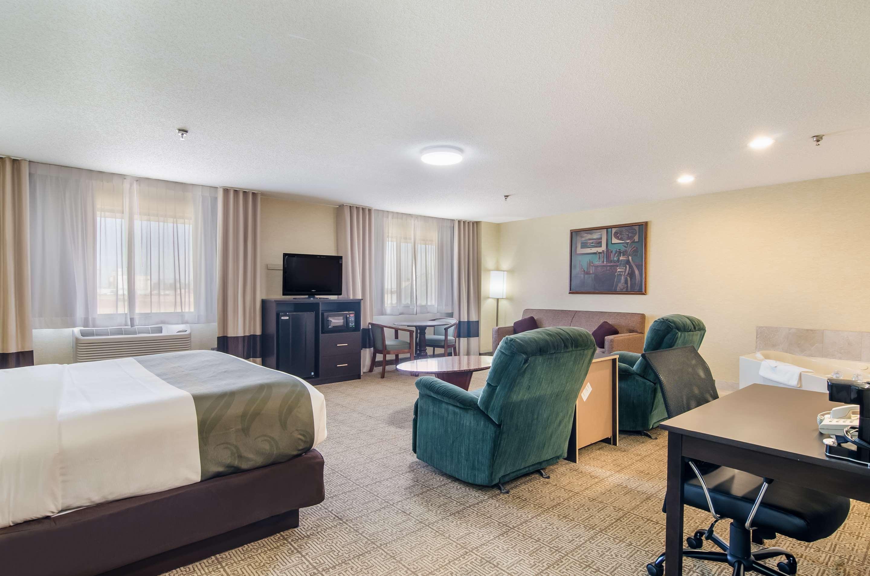 جناح بسرير كينج، Quality Inn Goodland I-70 4/5