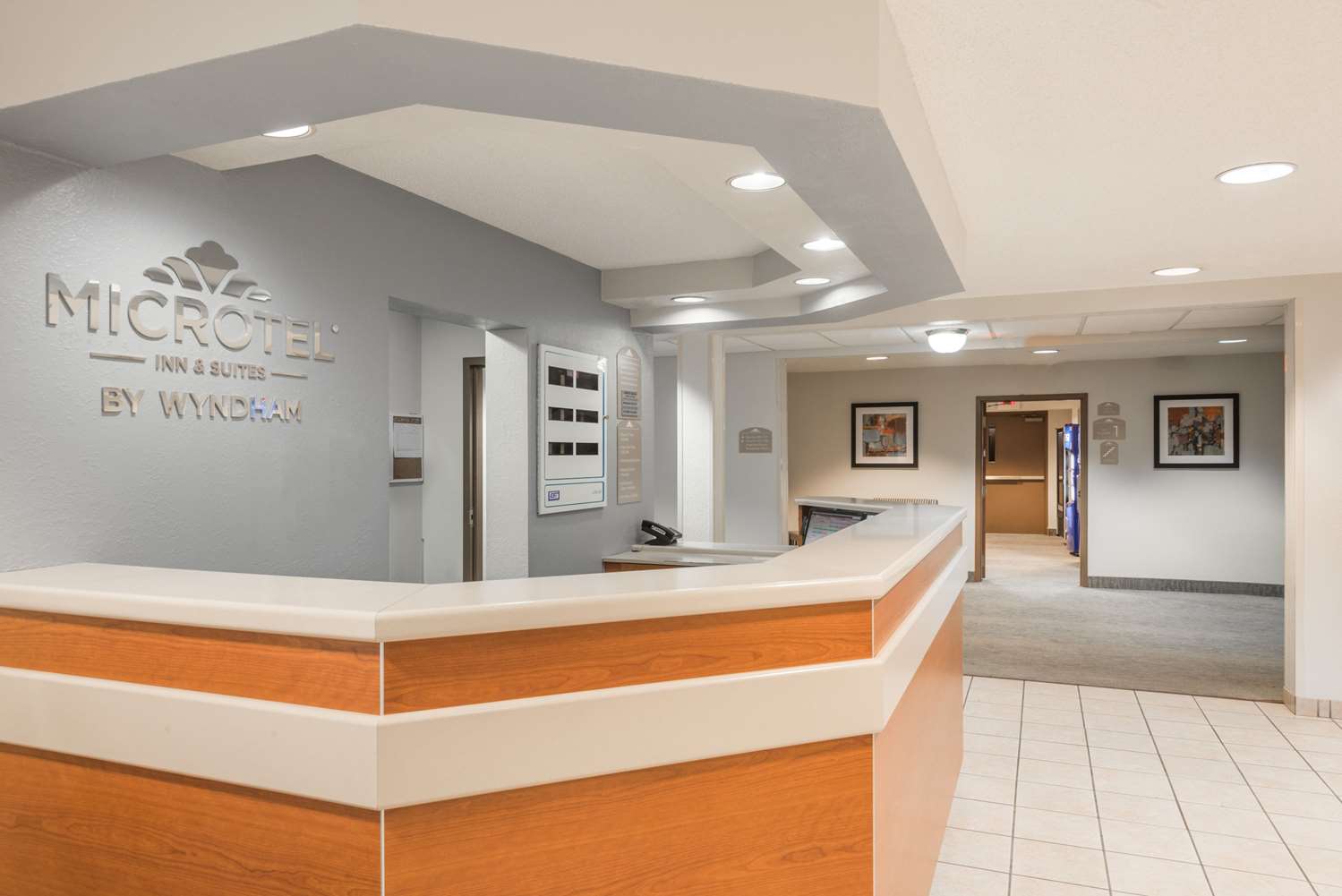 Microtel Inn & Suites by Wyndham Seneca Falls 1/9