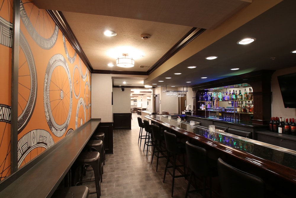 Oxford Suites Downtown Spokane 34/55