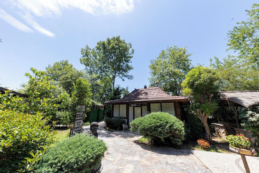 Village Park Resort Spa 47/50