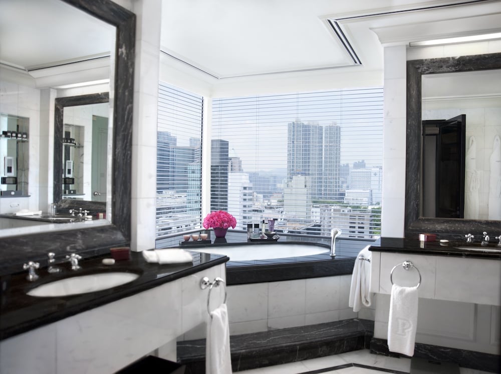 The Peninsula Hong Kong 32/44