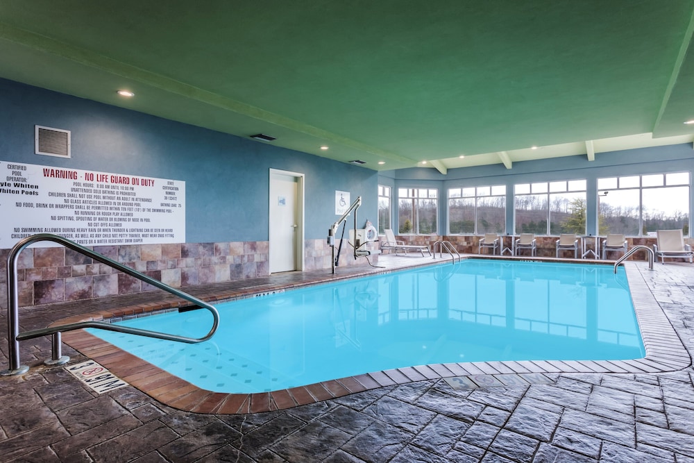 Holiday Inn Express Hotel Suites Bremen 44/66