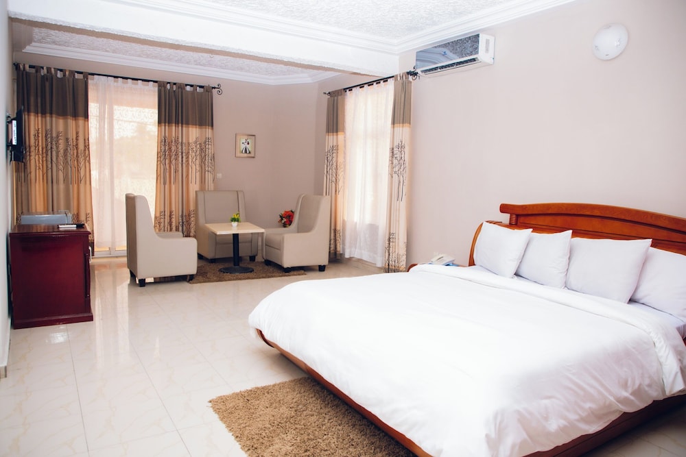 1 BEDROOM, JUNIOR SUITE