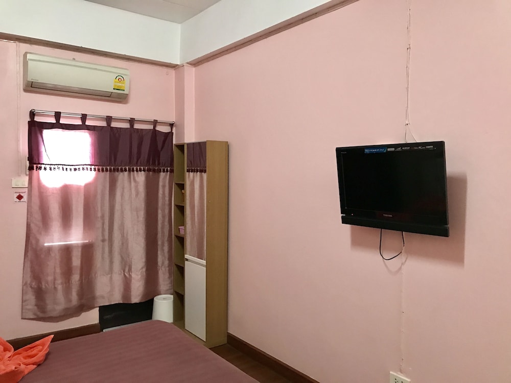 Ponlaan Apartment 27/29
