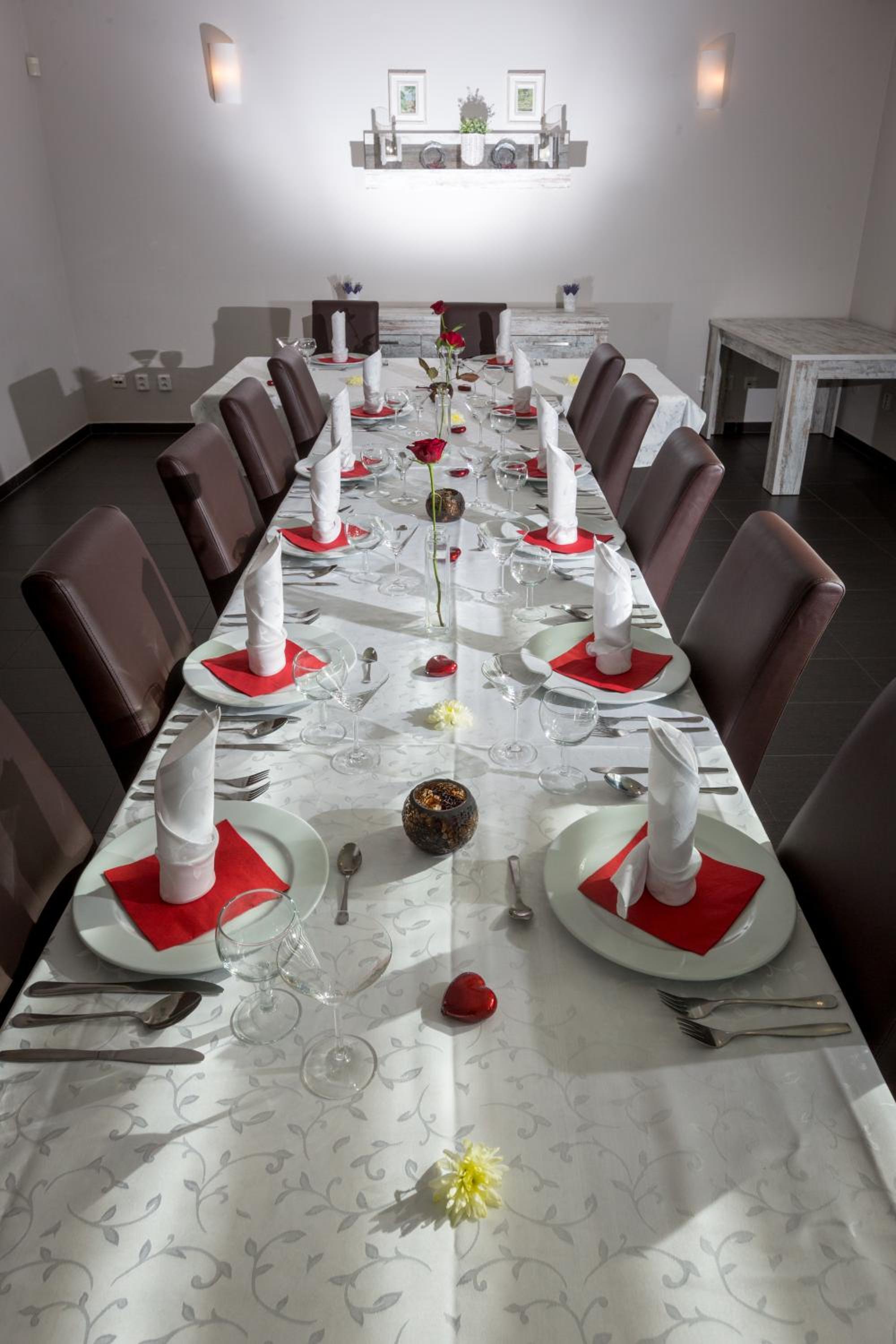 Sareza Hotel 34/48