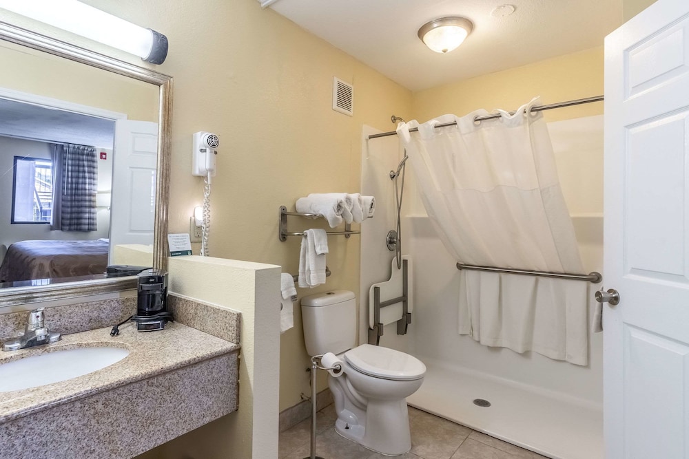 Quality Inn Franklin - Cool Springs Area 24/33