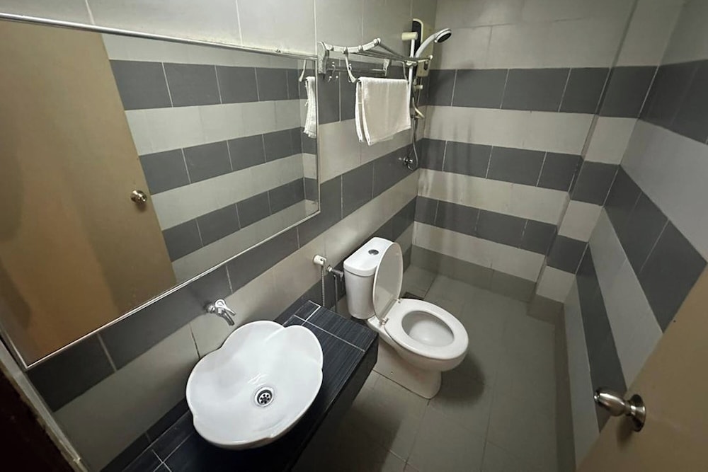 Hotel Midtown Villa 48/52