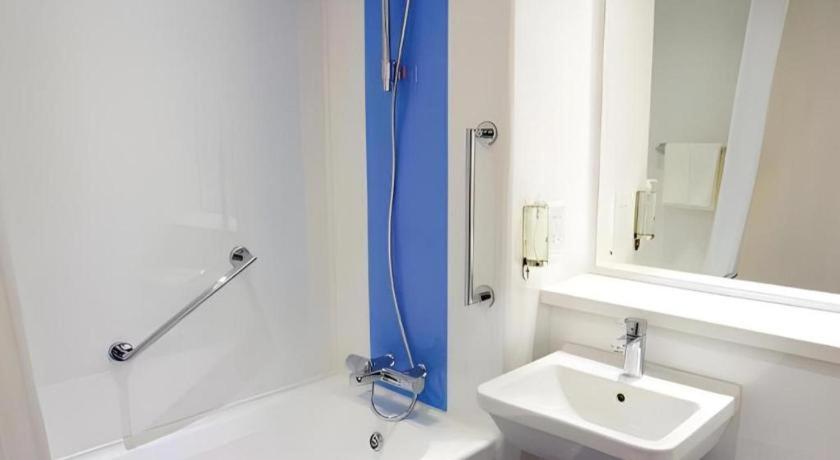 Travelodge Leicester Markfield 17/18