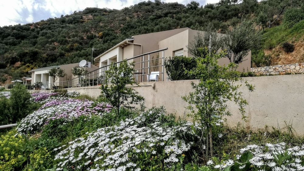 Aksos suites Accessible Accommodation 36/44