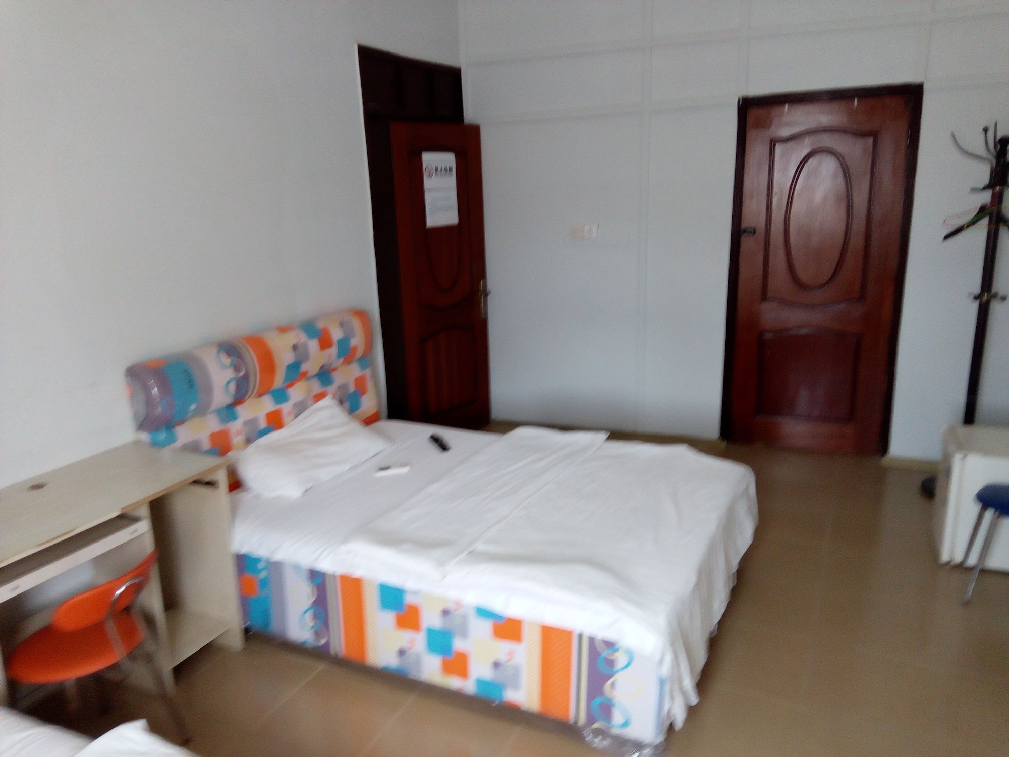 1 BEDROOM, TWIN BEDS