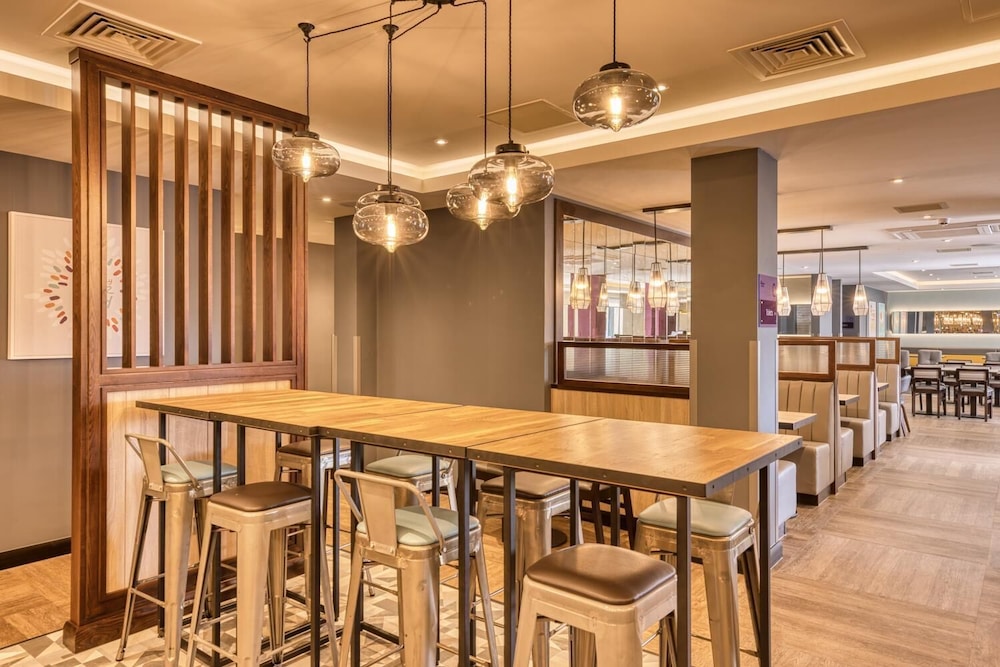 Premier Inn Bristol Cribbs Causeway 36/58