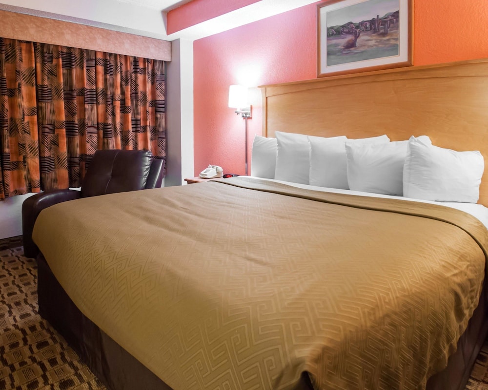 Econo Lodge Kansas City Downtown North 12/28
