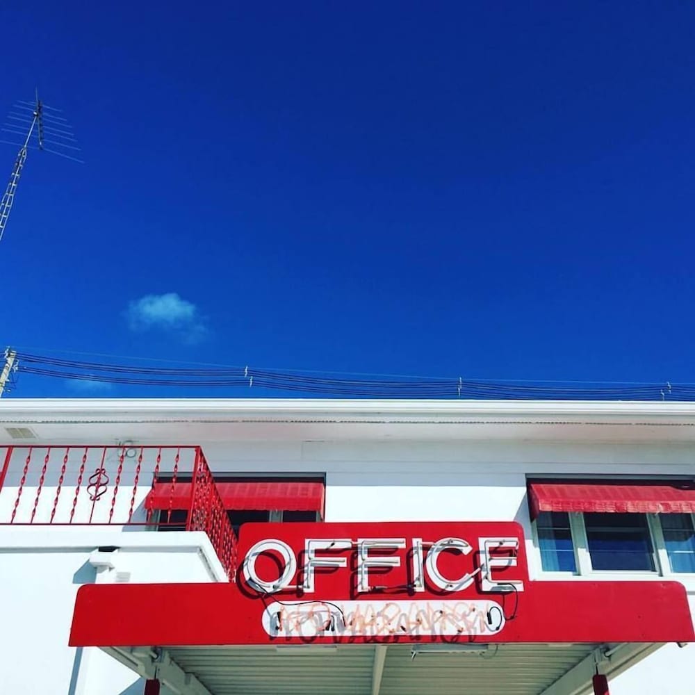 Holiday Music Motel 2/64