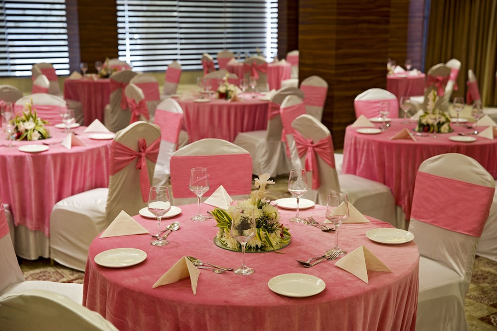 Regenta Central Noida 38/44