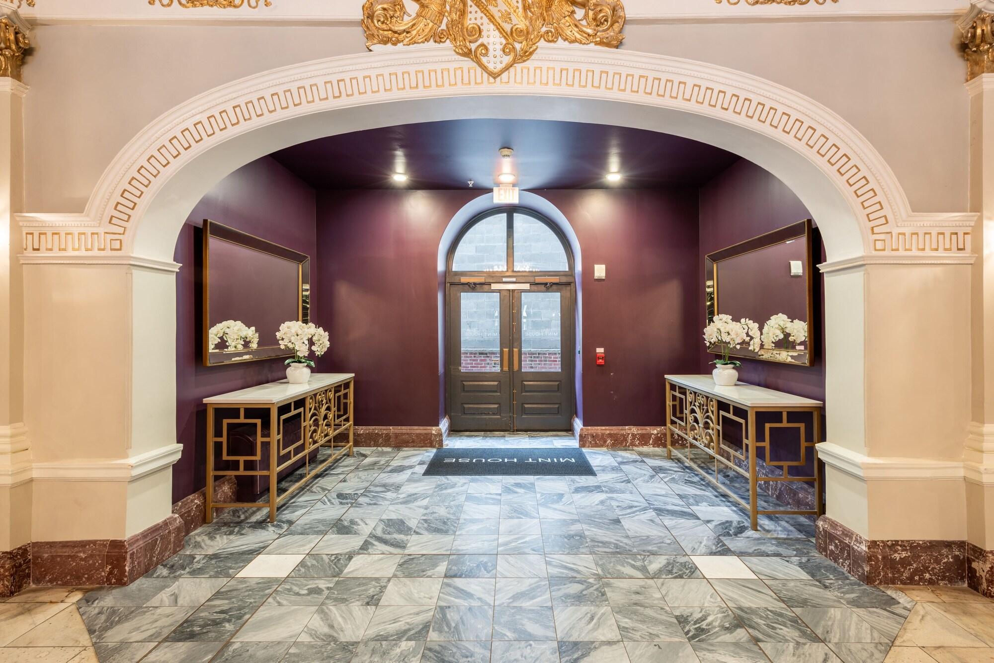 Mint House at The Divine Lorraine Hotel – Philadelphia 33/66