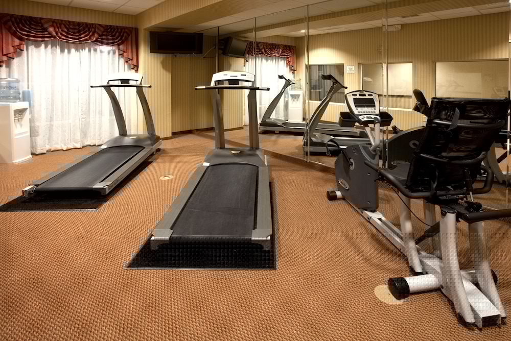 Holiday Inn Express Hotel & Suites Spring Hill 33/69