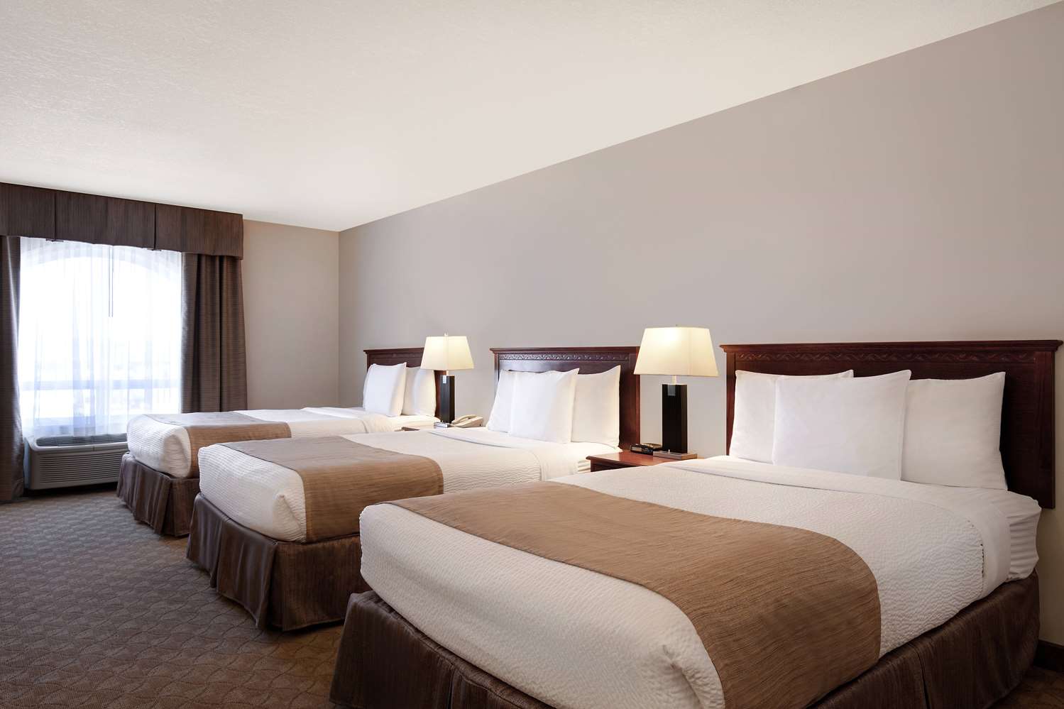 Days Inn by Wyndham Dawson Creek 13/40