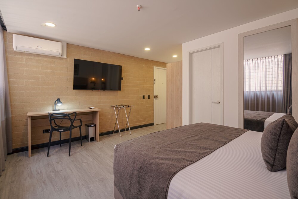 غرفة قياسية بسرير كوين، First Class Hotel 2/5
