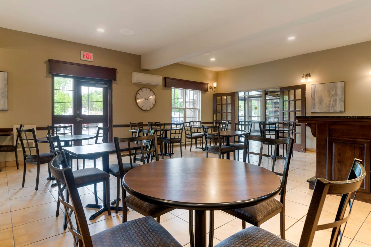 Best Western Plus Fredericton Hotel & Suites 18/29