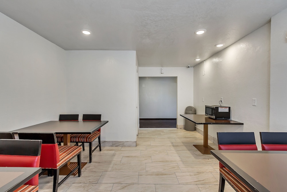 Motel6 Ogden, UT- Downtown 48/64