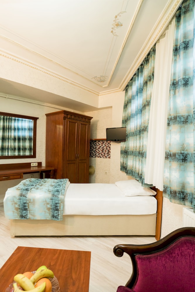 Atam Suites Apart 25/50