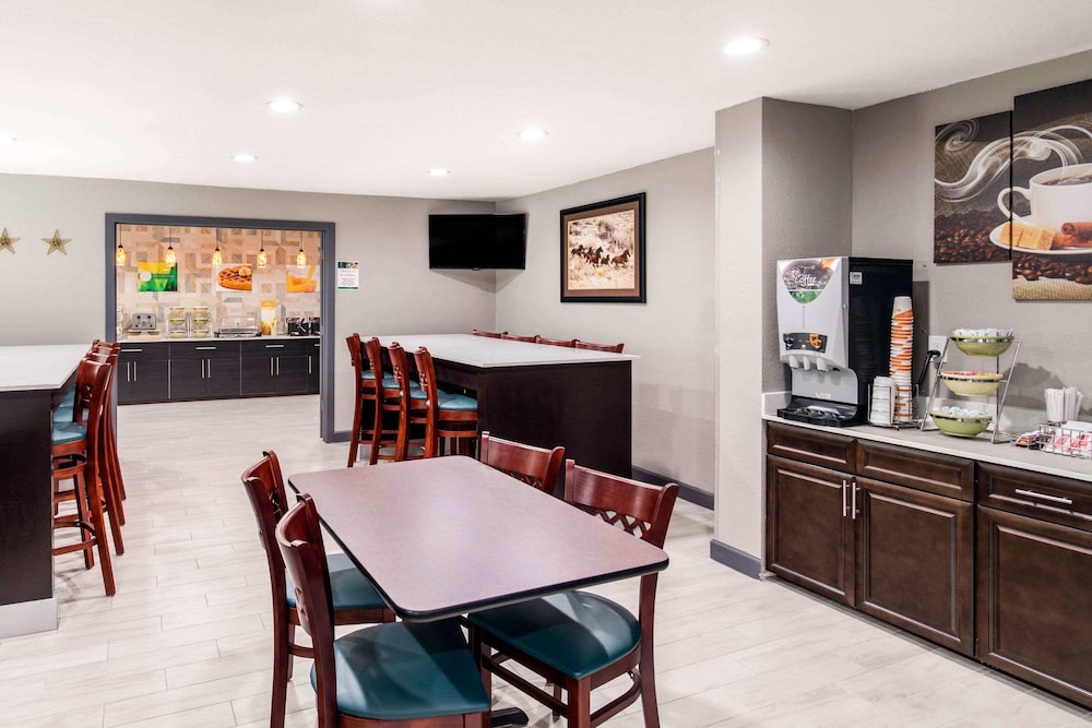 QUALITY INN AND SUITES PLANO EAST RICHARDSON 48/62