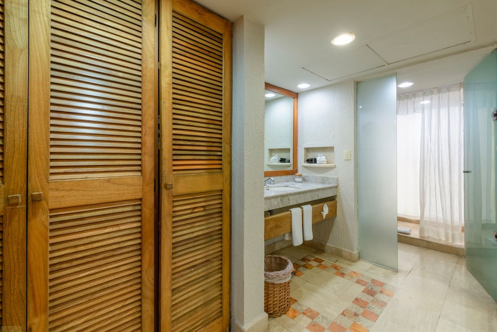 OMNI PUERTO AVENTURAS BEACH RESORT 53/53
