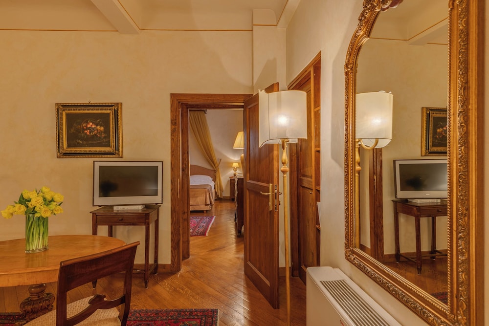 In Piazza Della Signoria - Residenza D Epoca 57/80