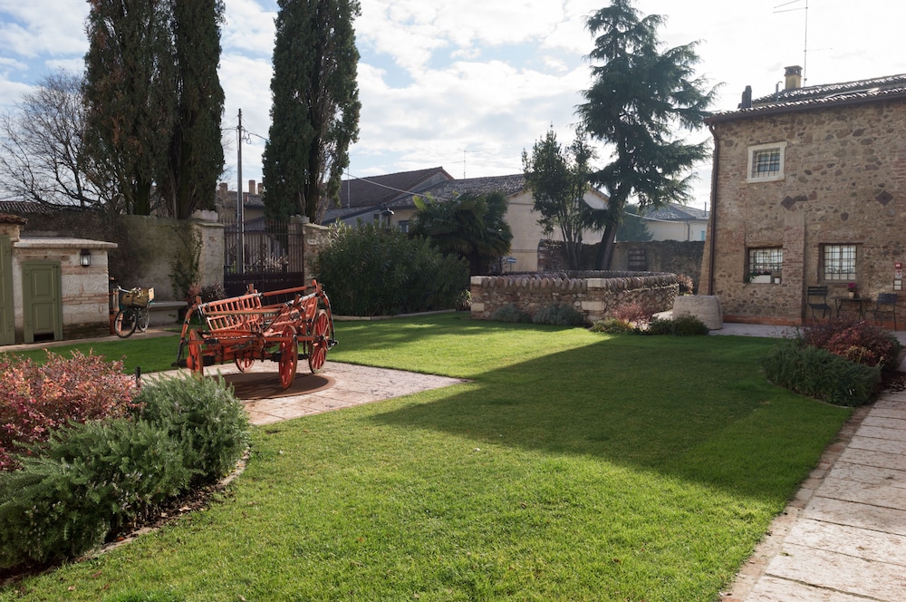 Residence Corte San Carlo 33/50