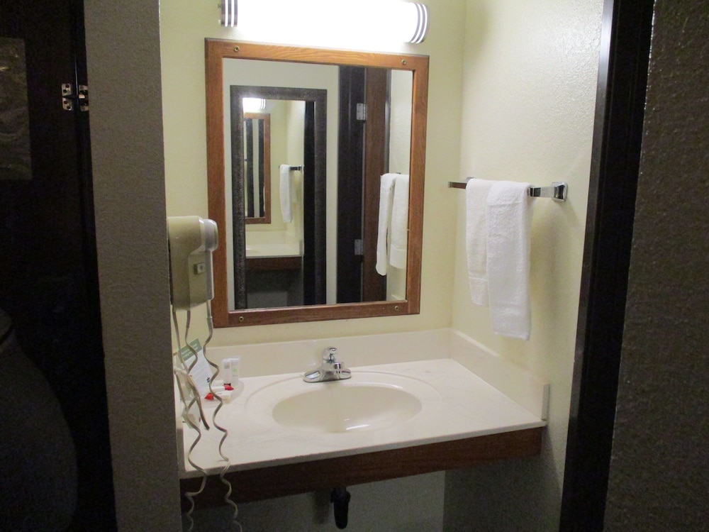 Northwoods Inn & Suites Blackduck 7/20