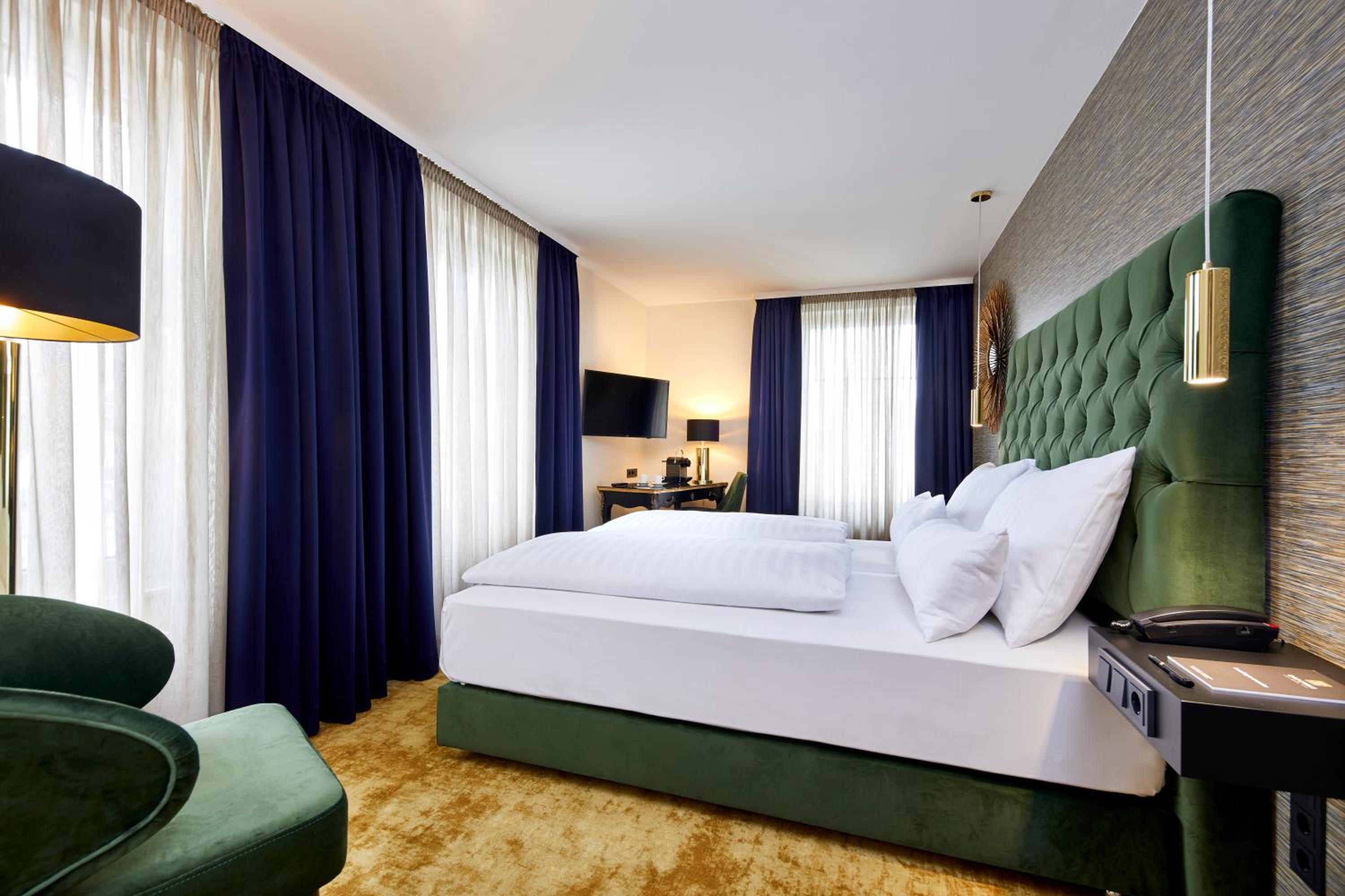 Courtyard, Comfort, Double Bed، Das Carls Hotel 2/3