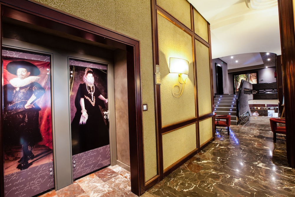 Hotel Condestable Iranzo 70/89