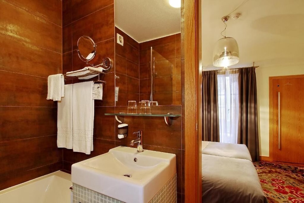 Hotel Mestre de Avis 49/50
