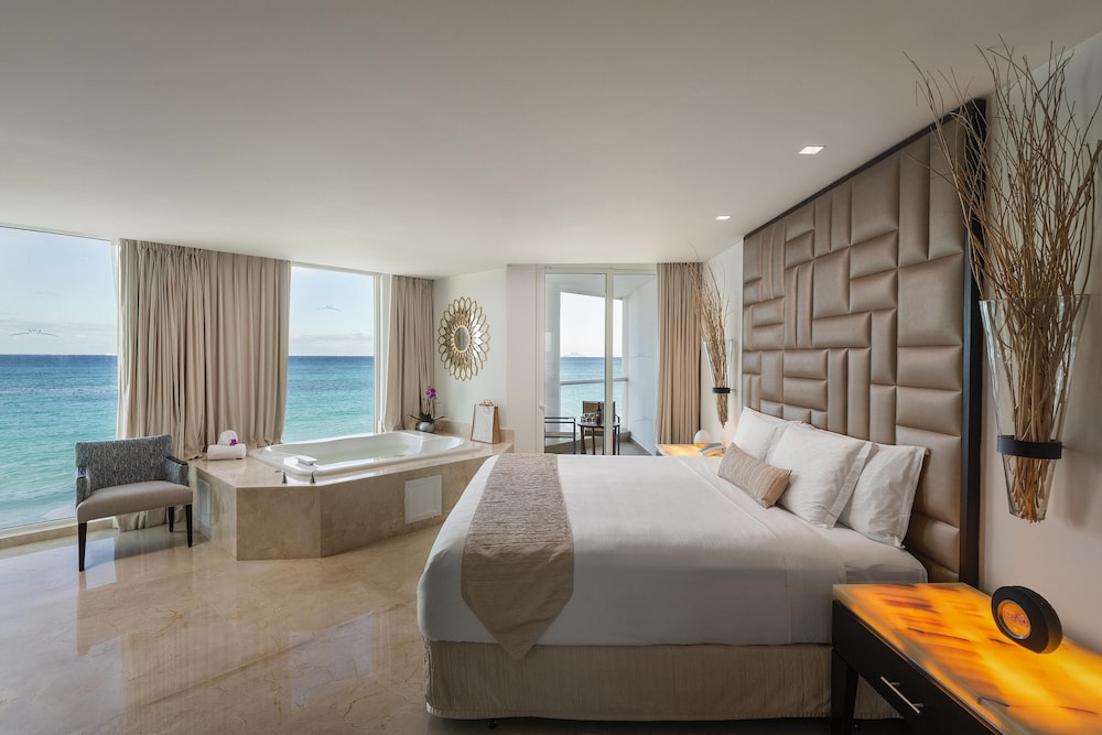 GOVERNOR, SUPERIOR, SUITE, KING BED, OCEAN VIEW