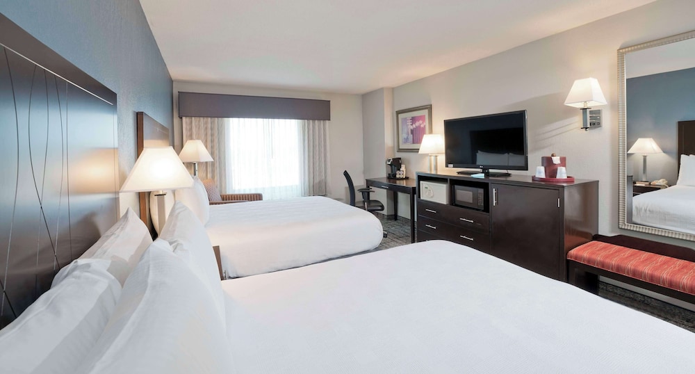 Standard, 2 Queen Beds