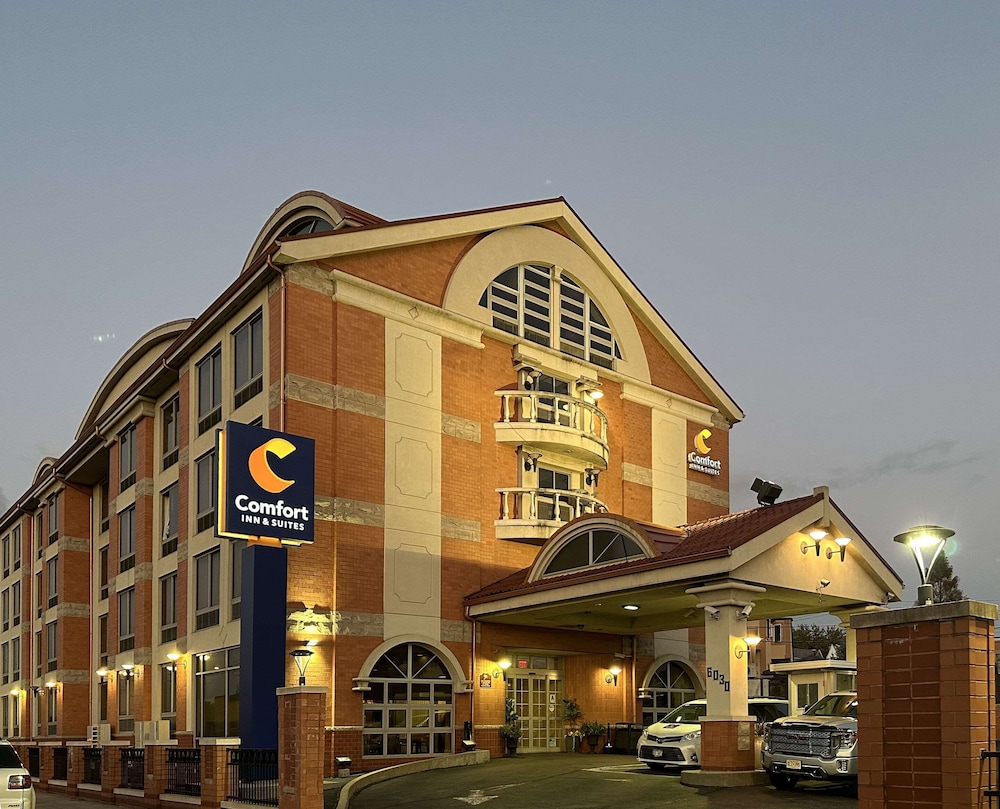 Comfort Inn & Suites LaGuardia Airport 4/64