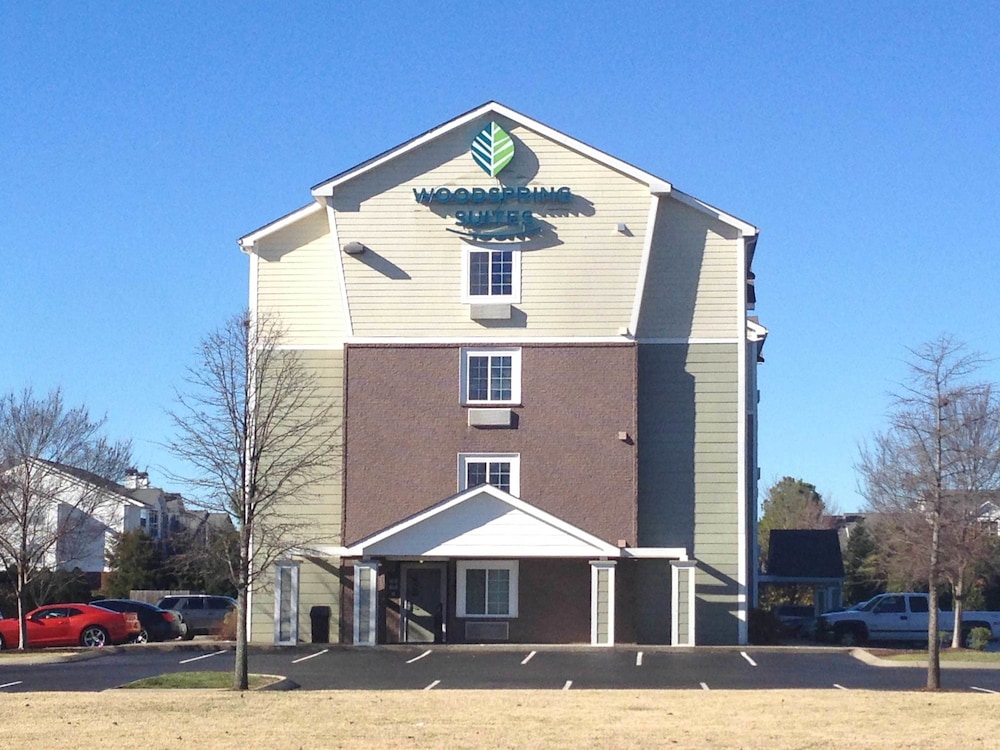 WoodSpring Suites Des Moines Pleasant Hill 2/19