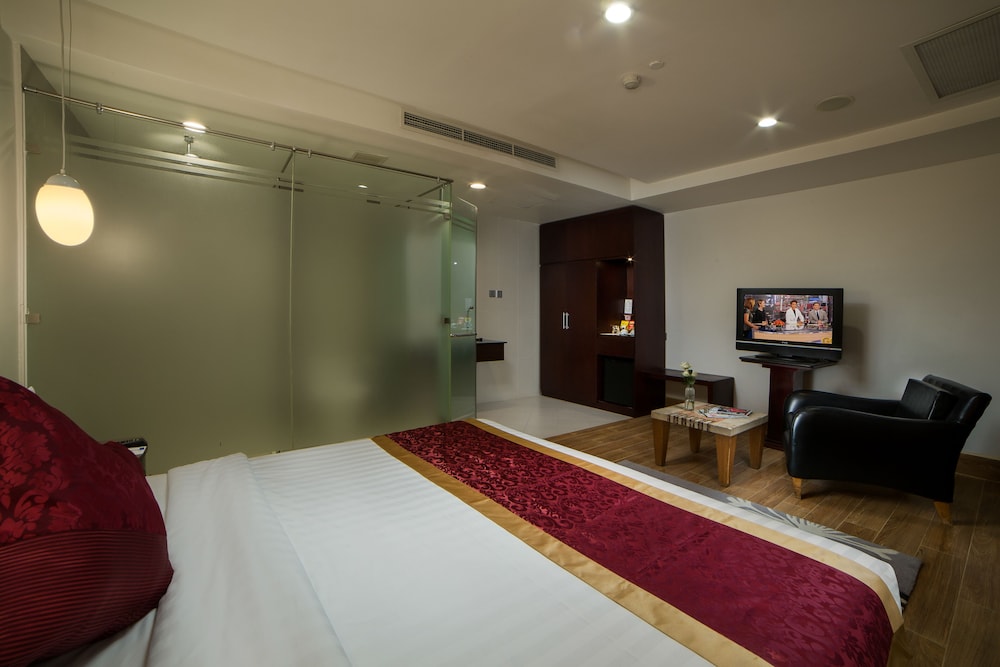 The Hanoi Club Hotel Lake Palais Residences 21/61